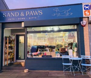 sand and paws dunfermline shop front